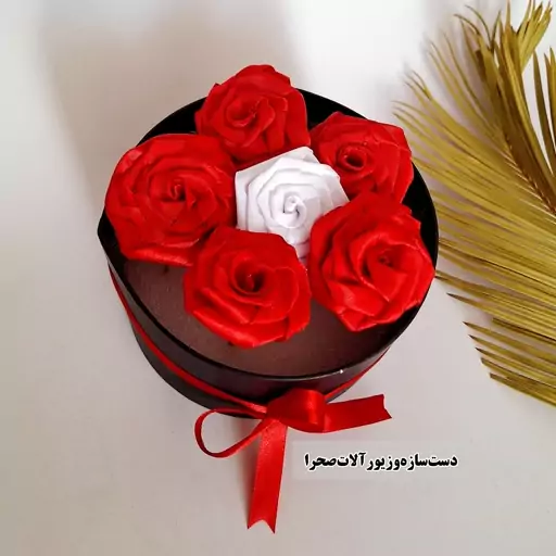 گل رز روبانی 6 شاخه باکس گل رز دسته گل رز شاخه گل رز جعبه هدیه گل رز