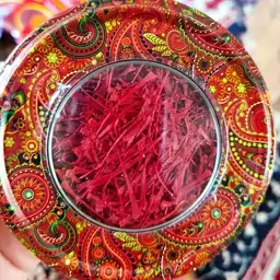   زعفران سوپر نگین صادراتی  خاتم  یک مثقالی (به همراه مقداری شکسته)