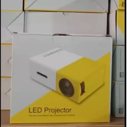 مینی پروژکتور YG مدل  YG300 projector 400