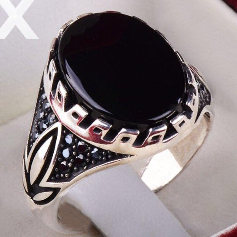 انگشتر مردانه جواهری نقره اصل با عیار 925 آبکاری طلا و رنگ ثابت