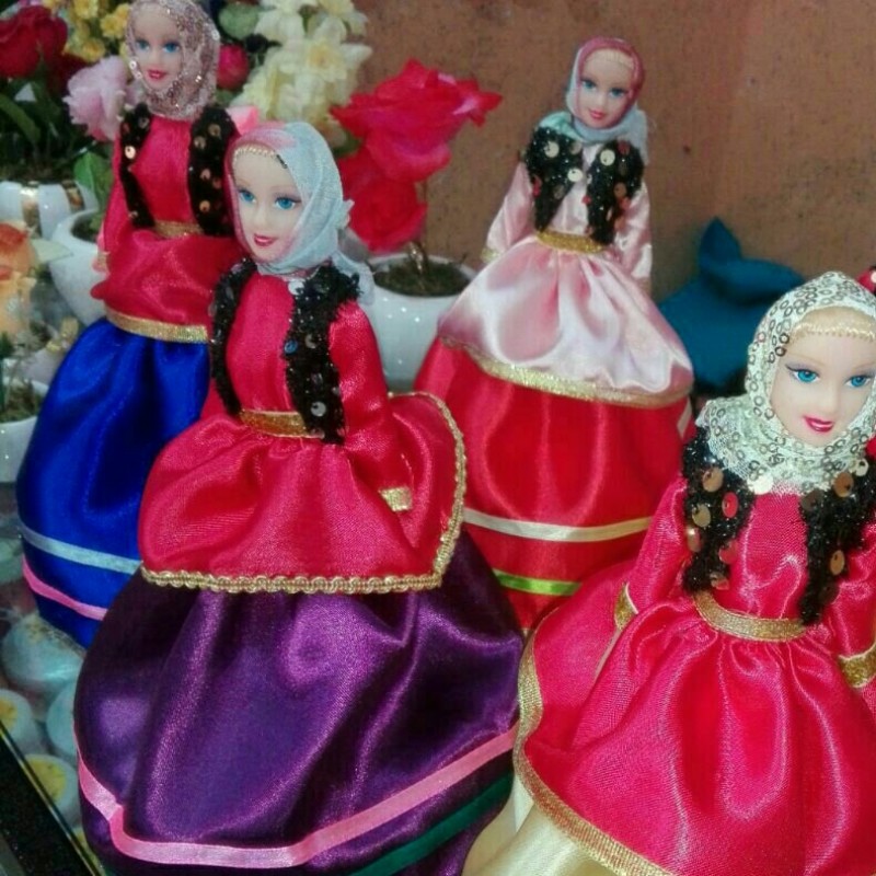 عروسک سنتی با لباس خراسانی