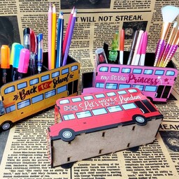 جا مدادی چوبی رومیزی و دکوری با طرح اتوبوس دو طبقه لندنی
دارای رنگ بندی زیبا و شیک  
امکان استفاده برای همه دختر خانم ها