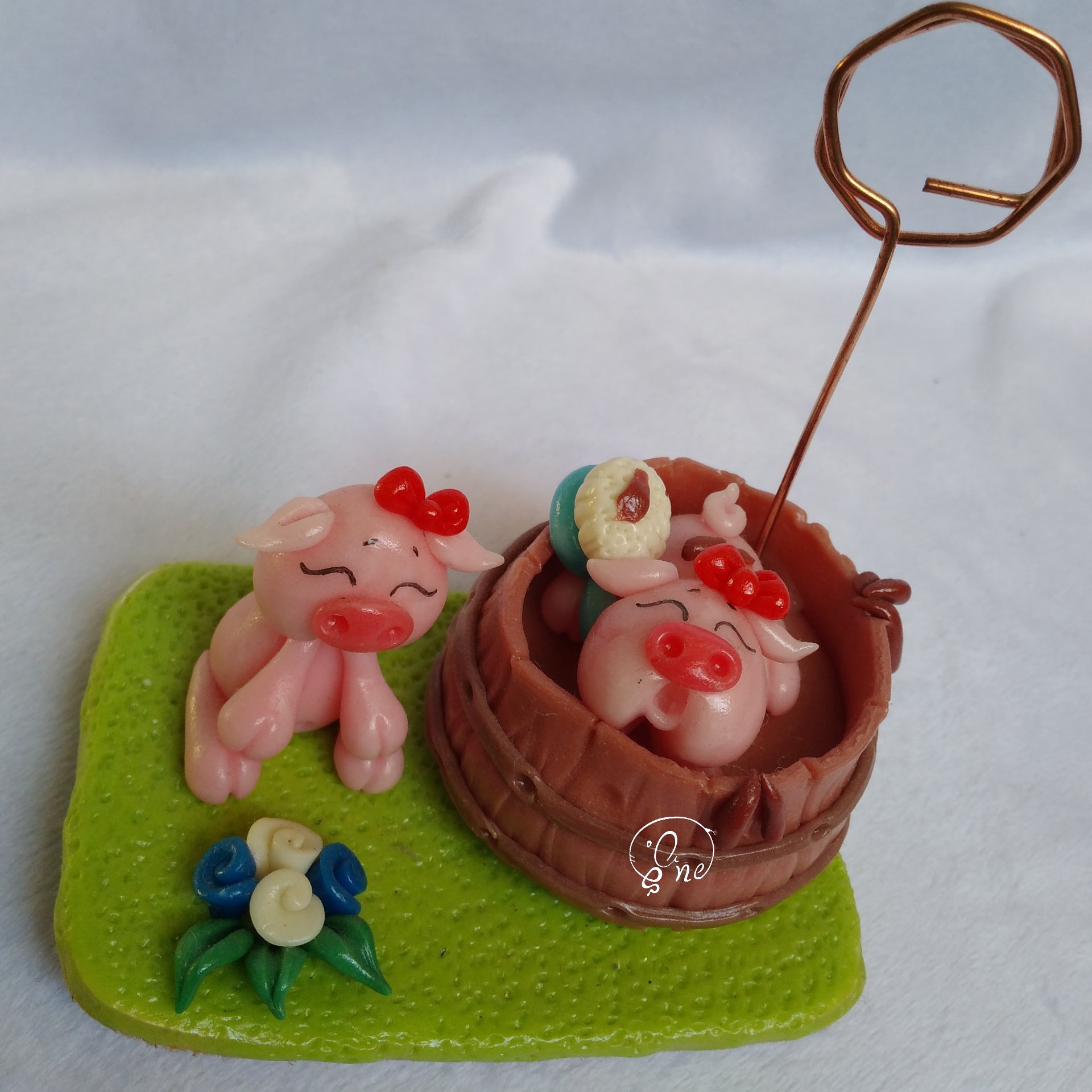 استند عکس خمیری مدل خوک صانع