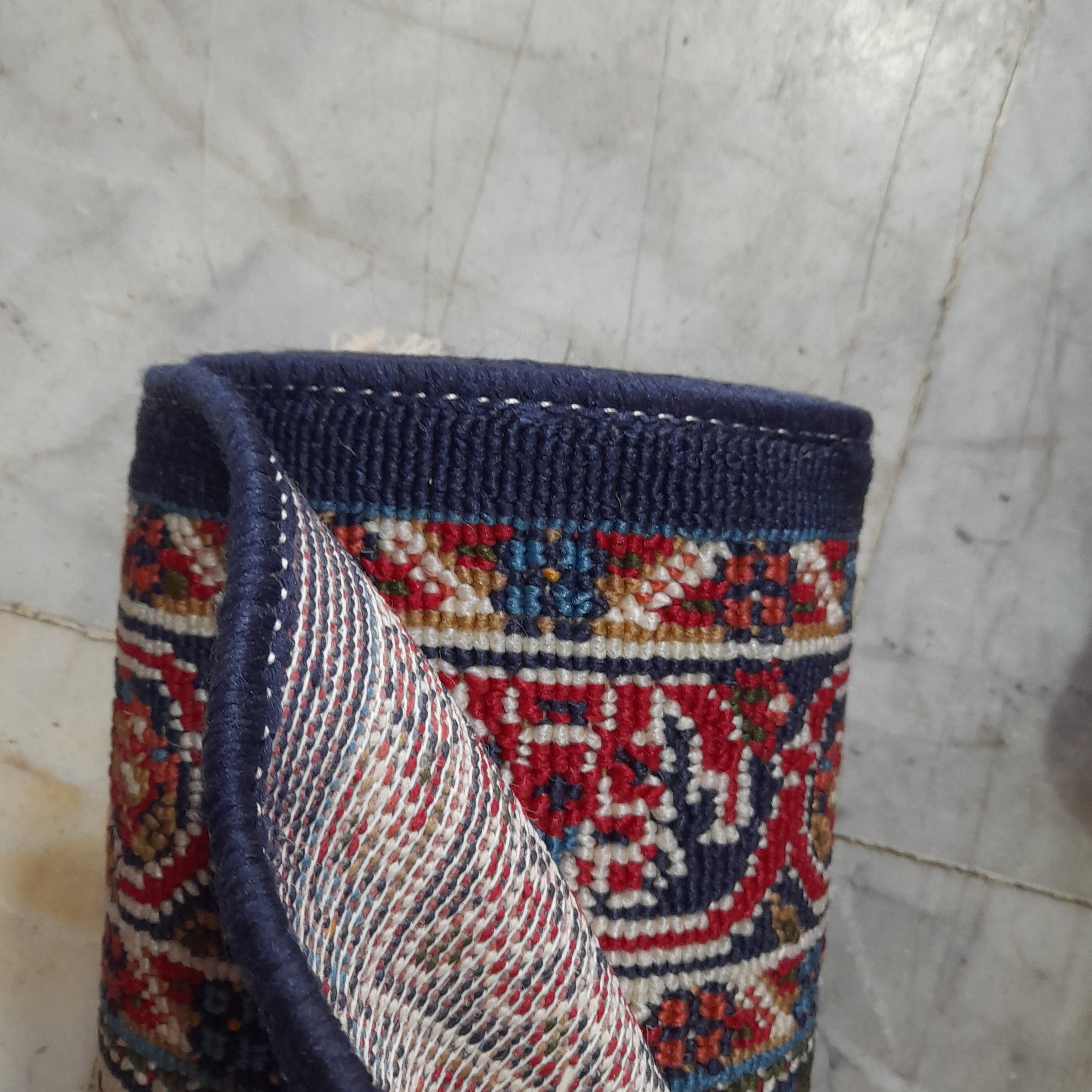 گلیم فرش ماشینی طرح شکوفه12متری مناسب اشپزخانه و اتاق خواب  