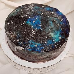 کیک خانگی    کیک خامه ای      کیک کهکشان      کیک تولد