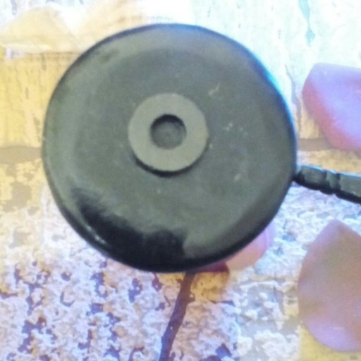 مگنت کباب دست ساز خمیر ایتالیایی پشت کار آهن ربا نصب شده قابل استفاده بر روی سطوح فلزی