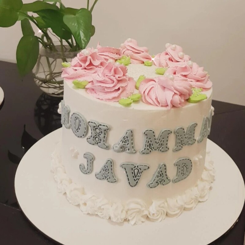 کیک تولد خامه ای سفید