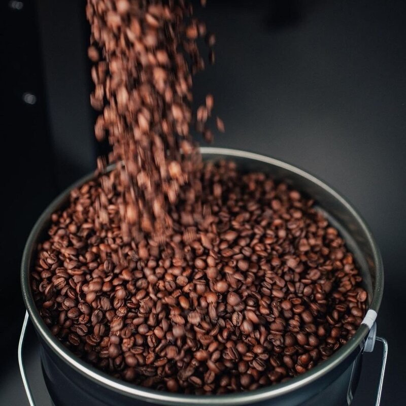 قهوه 60 درصد روبوستا کاریزما بسته 5 کیلوگرمی (ارسال رایگان نیست و هزینه باربری پسکرایه میشود )
