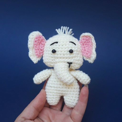 عروسک بافتنی فیل کوچک قلاب بافی سفید