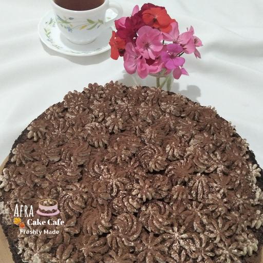 کیک شکلاتی 1.100 کیلوگرم(کیک کامل یا 8 برش در اسلایس باکس)(با احترام هزینه ارسال با مشتری میباشد)