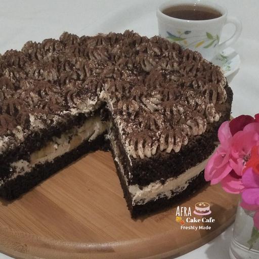 کیک شکلاتی 1.100 کیلوگرم(کیک کامل یا 8 برش در اسلایس باکس)(با احترام هزینه ارسال با مشتری میباشد)