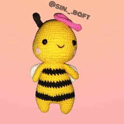 عروسک بافتنی زنبور کوچولو 