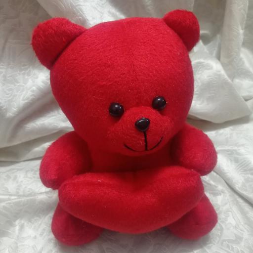 عروسک خرس قرمز ولنتاین 20 سانتی شاسخین نشسته مناسب ولنتاین قلب به دست