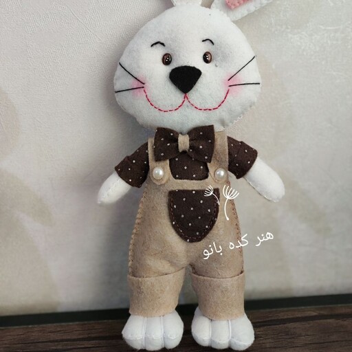 عروسک خرگوش نمدی   دختر و پسر جفت    نماد سال نو  35 سانتی  در  دو رنگ سفید و قهوه ای و سفید و قرمز