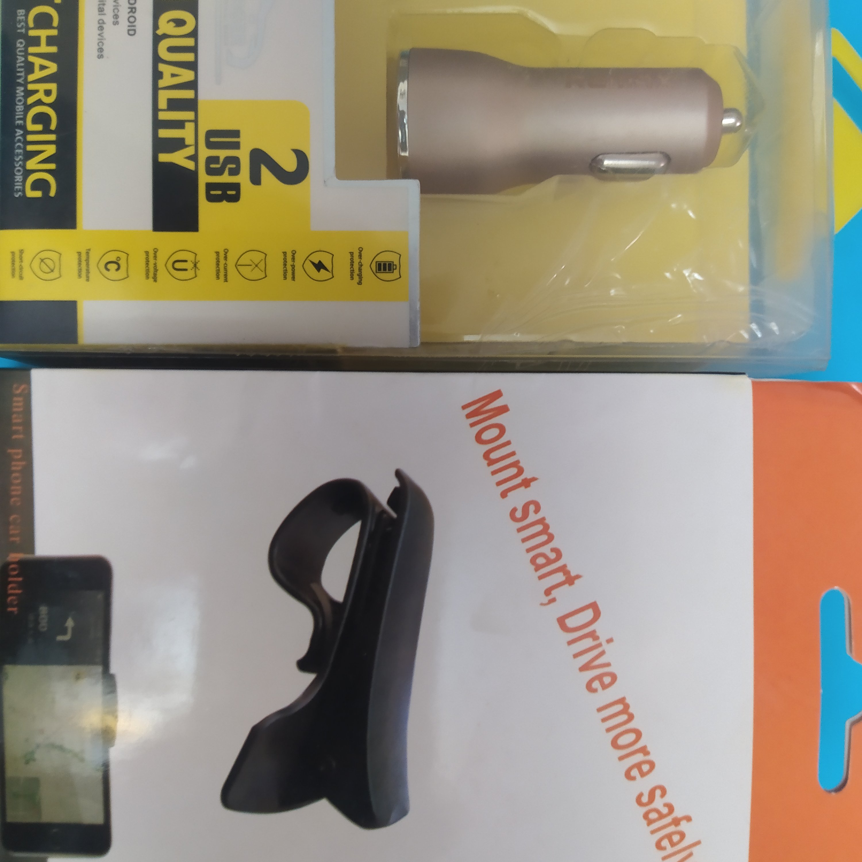  هولدر داشبردی کیلومتری   با شارژ فندکی ریمکس