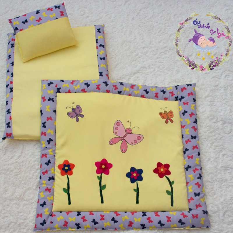 ست سه تکه رخت خواب نوزادی همراه با نقاشی روی پارچه و نمد دوزی طرح گل و پروانه