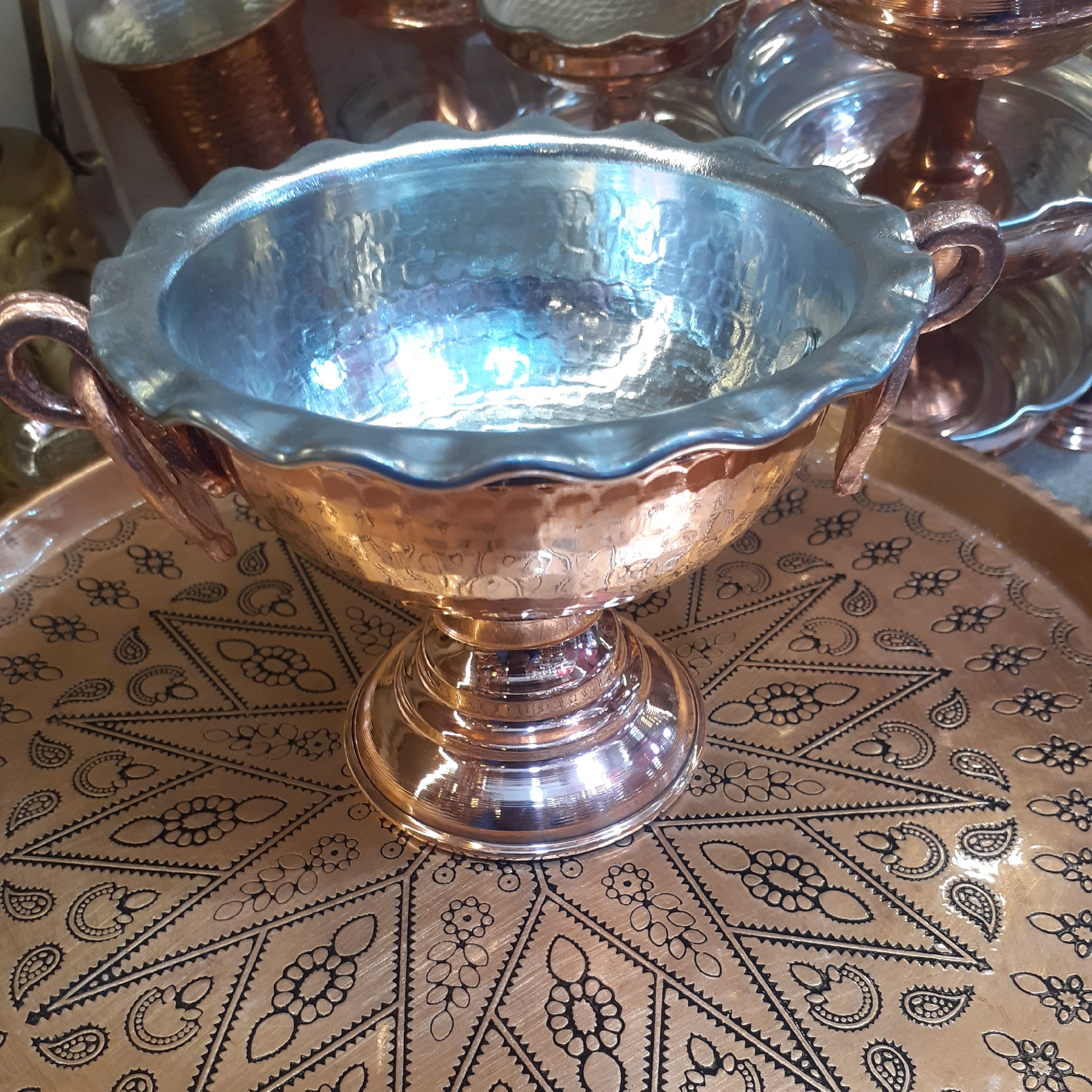 آجیل خوری تک پایه زنجان