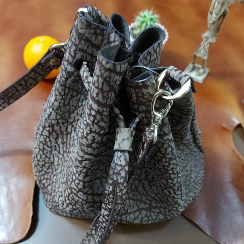 کیف رودوشی جمع شو چرم طبیعی دستدوز برند اس تی