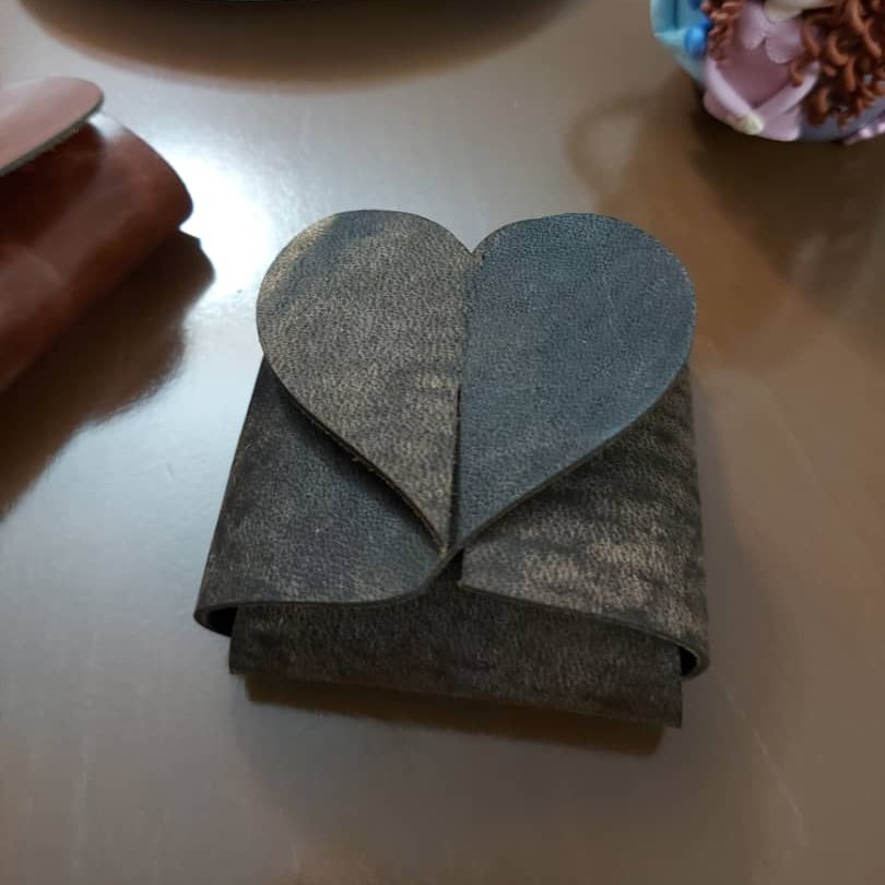 باکس هدیه قلبی چرم طبیعی برندST