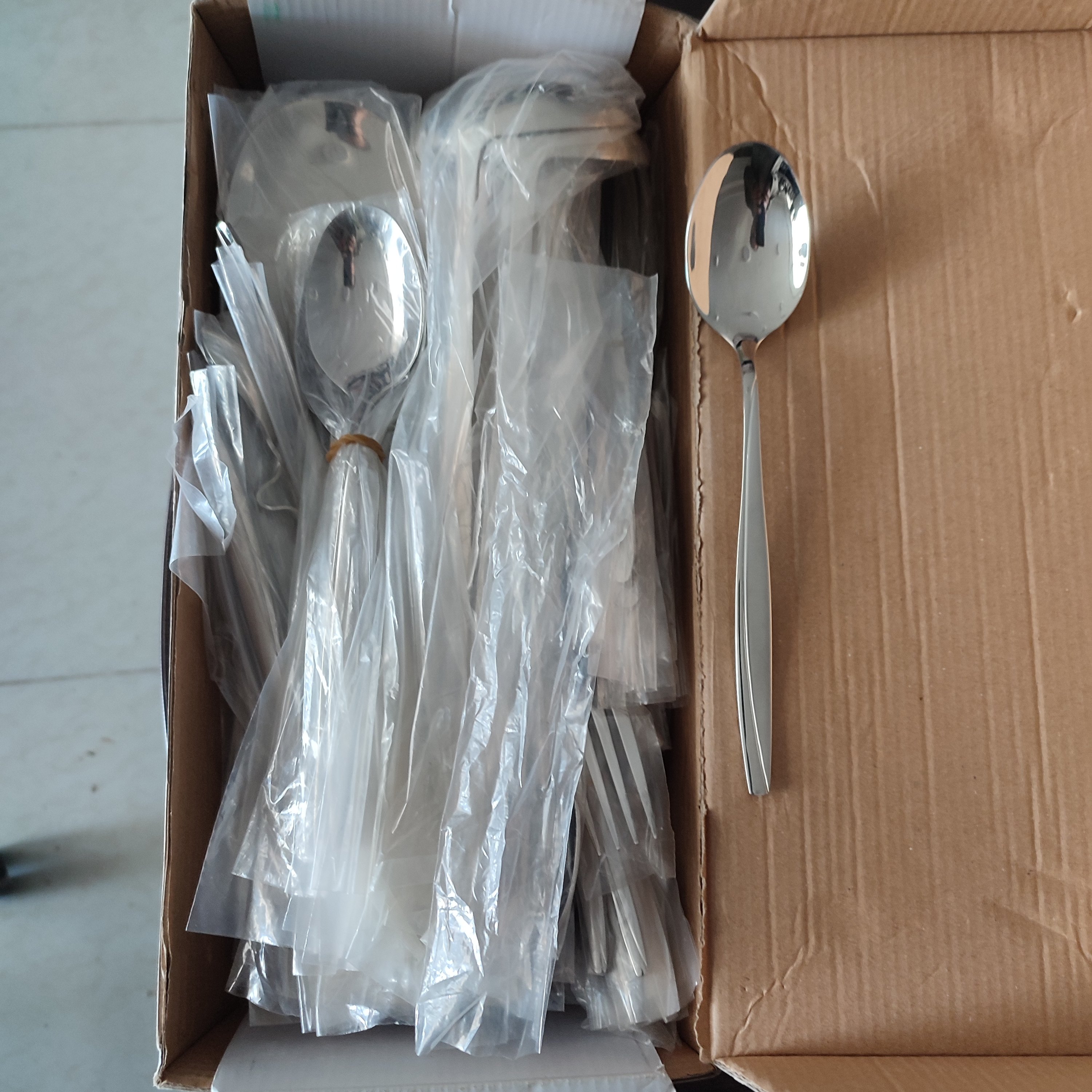 قاشق وچنگال ازبرند باکیفیت  Mg