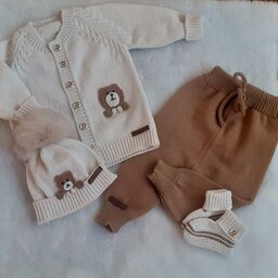ست کامل نوزادی بلوز و شلوار و کلاه و پاپوش نوزادی در رنگ و سایز دلخوا 