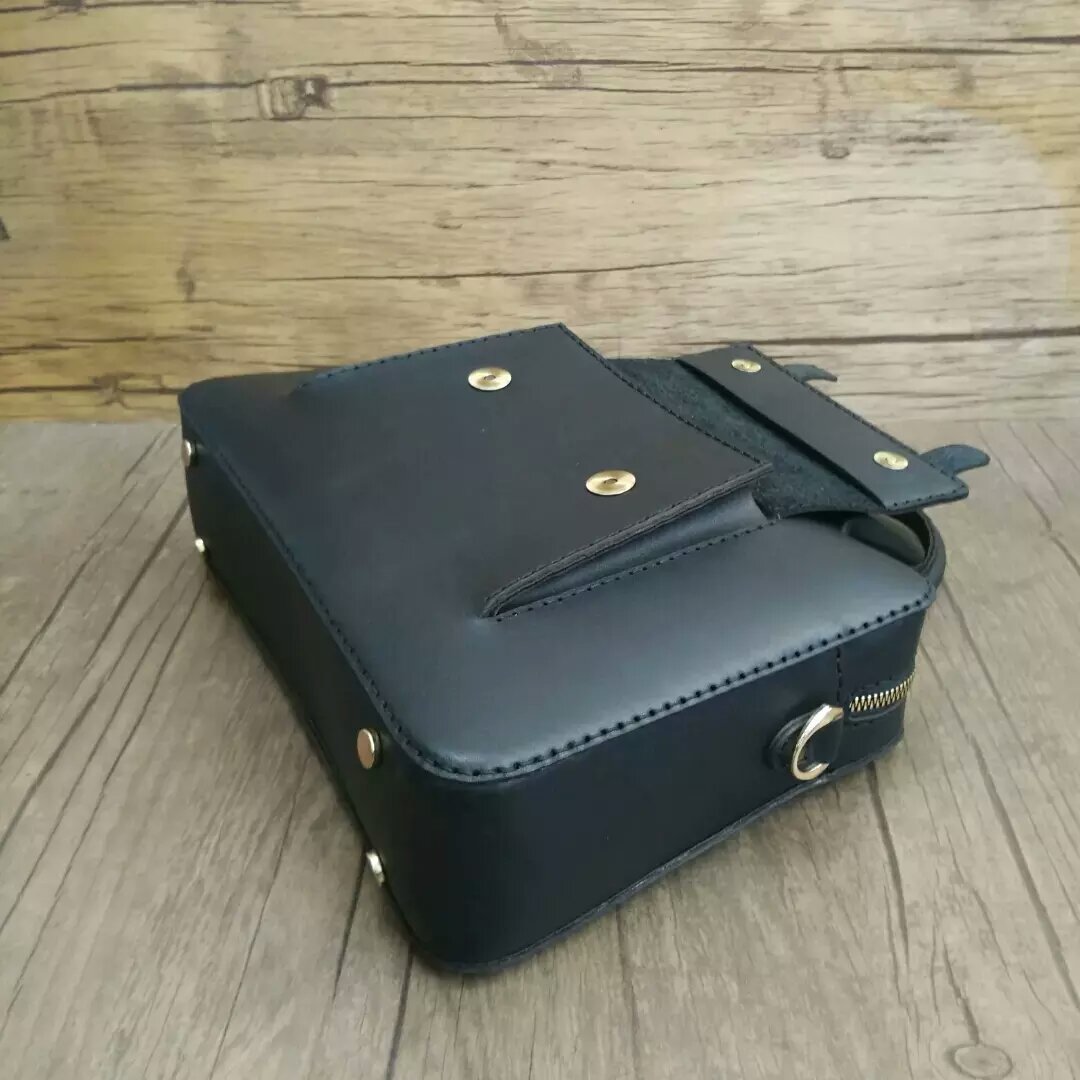 کیف اداری مجلسی دوشی چرم طبیعی زنانه مشکی صاف گاوی برند ایزاکو بهترین قیمت 