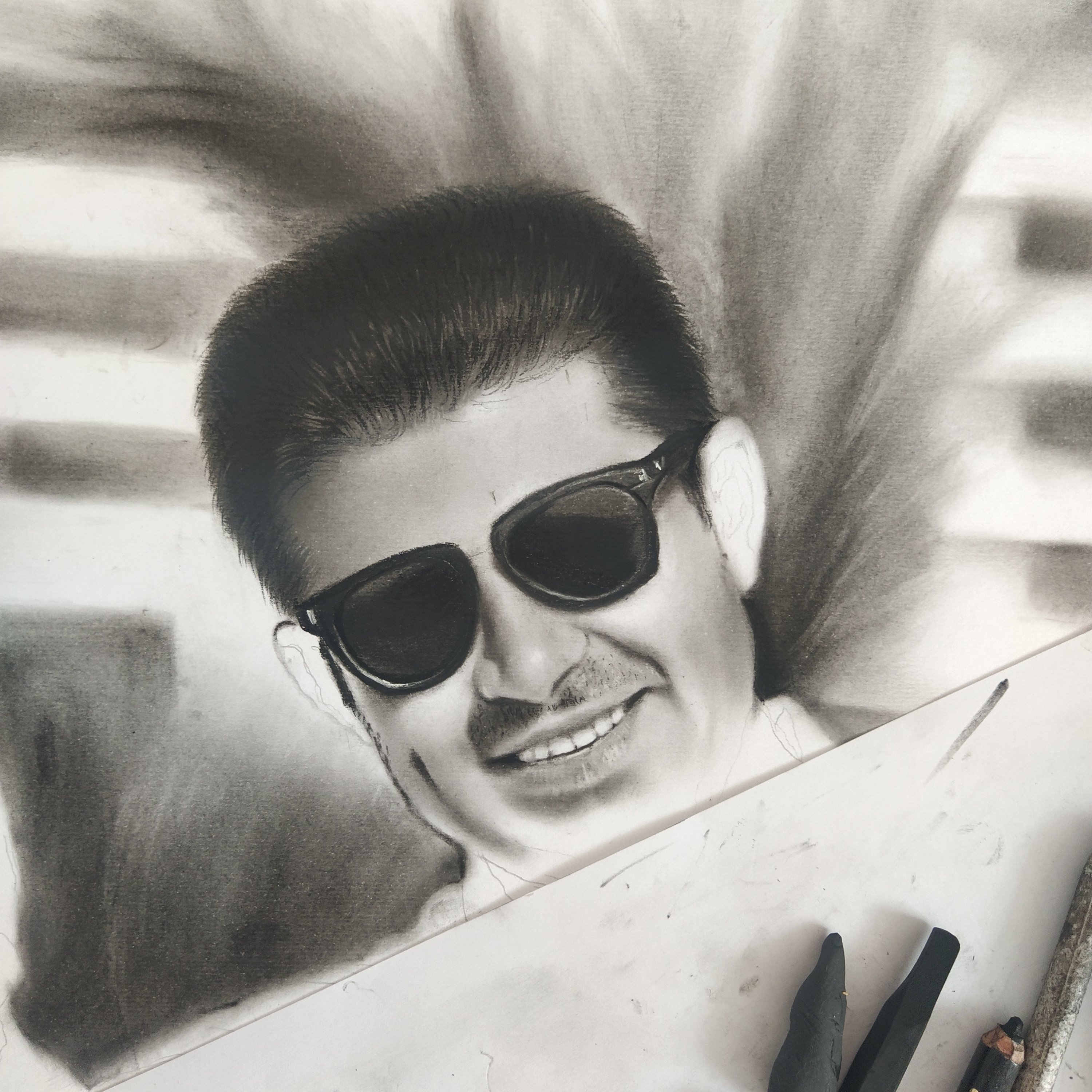 طراحی چهره سیاه قلم ( 21×30 سانتی متر )