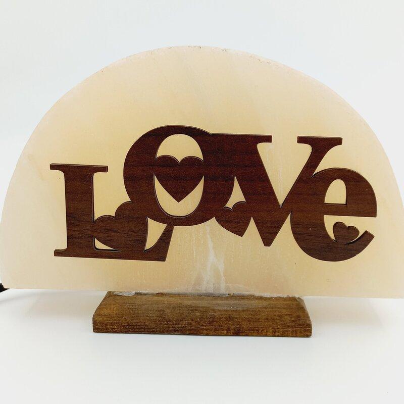 آباژور یا چراغ خواب دکوری سنگ نمک و چوب نقش لاو (Love) ارتفاع 14 سانتیمتر