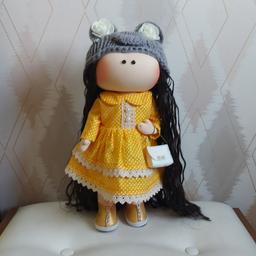 عروسک روسی دختر 35 سانتی با پیراهن لیمویی و کلاه موشی