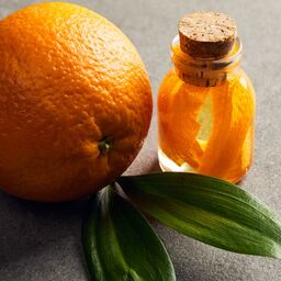 اسانس پرتقال عطری مایع درجه یک در بسته بندی 500گرمی 