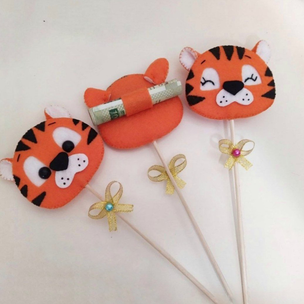 تاپر ببر نمدی