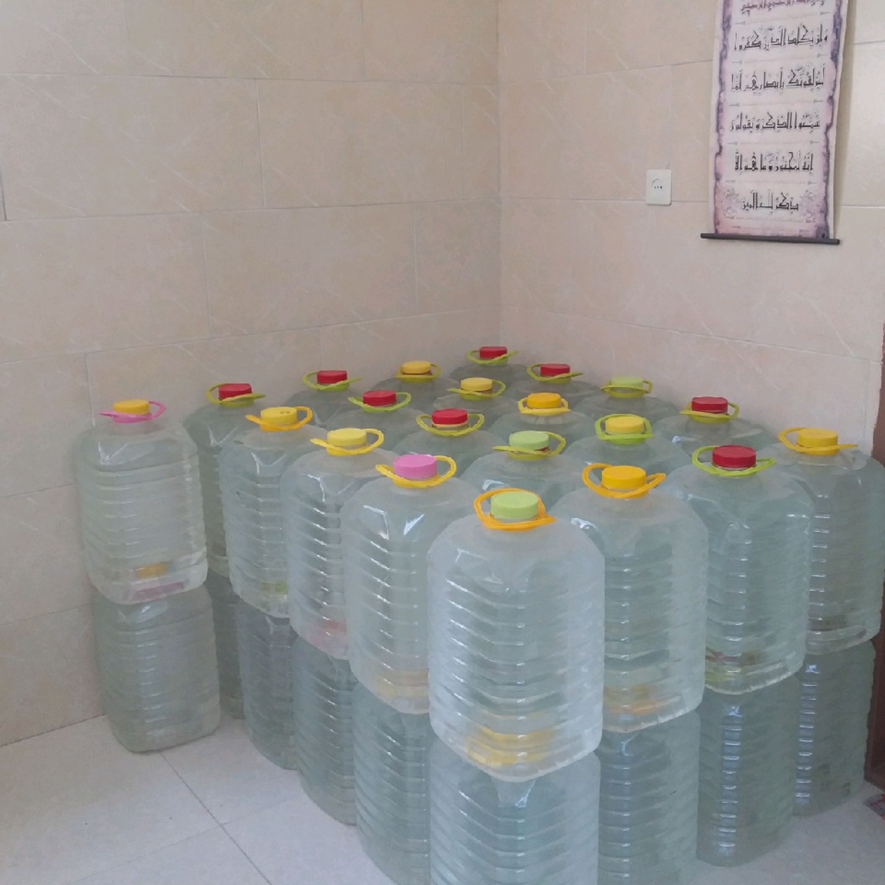گلاب 20 لیتری سفارشی قمصر کاشان (سنتی تولید خانگی)(گلاب عیار 30)
