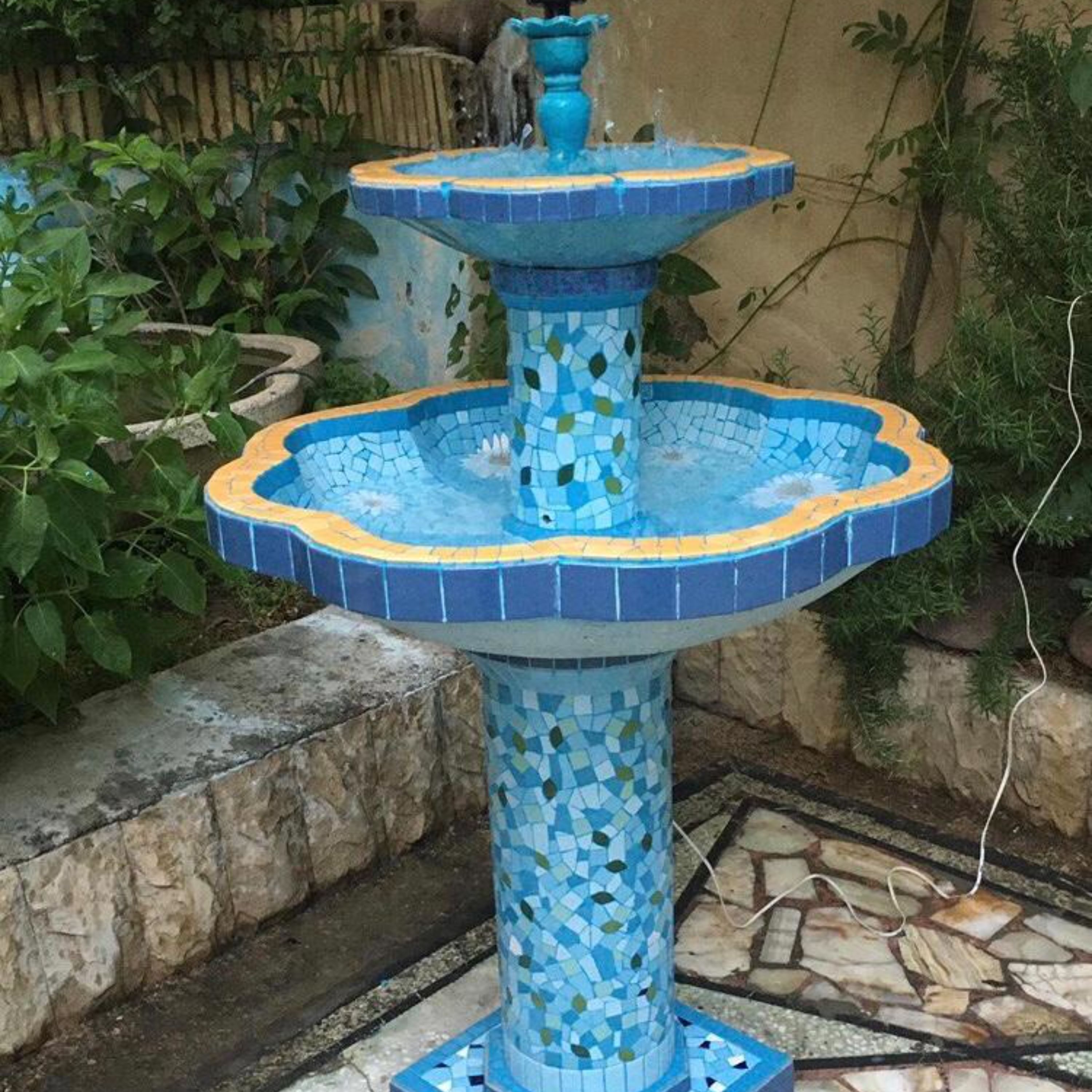 آبنما کاشی و حوض خانگی