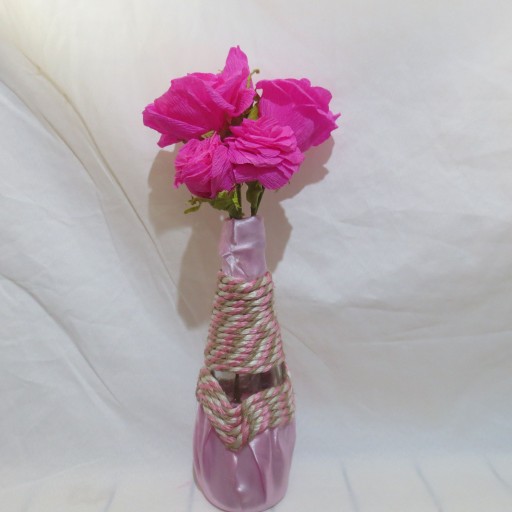 گل رز صورتی با کاغذ کشی و گلدان ، دست ساز