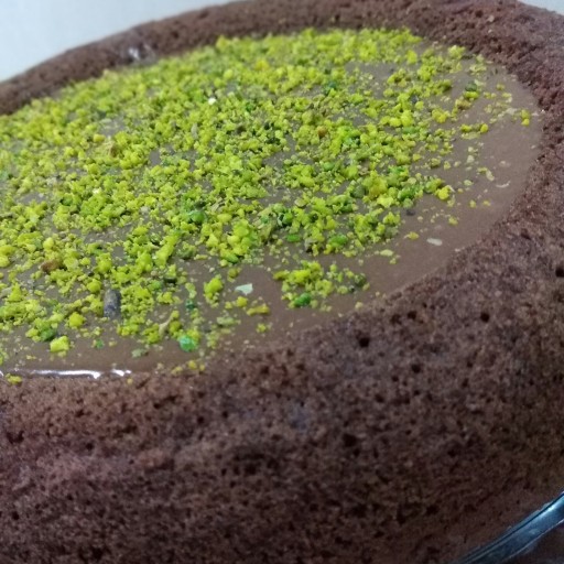 کیک شکلاتی با گاناش مایع
