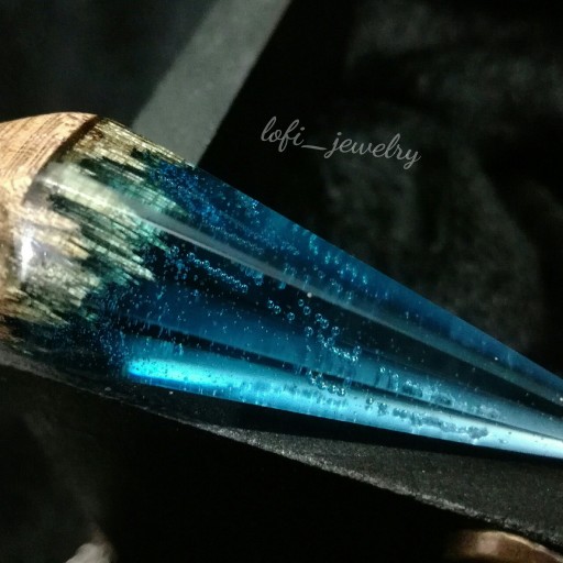 گردنبند چوب و رزین Blue crystal2