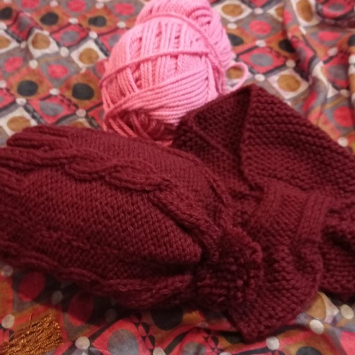 شال مدل برگی بچه گانه و کلاه بچه گانه دستباف برای محافظت از سرمای زمستان  کودک دلبند شما