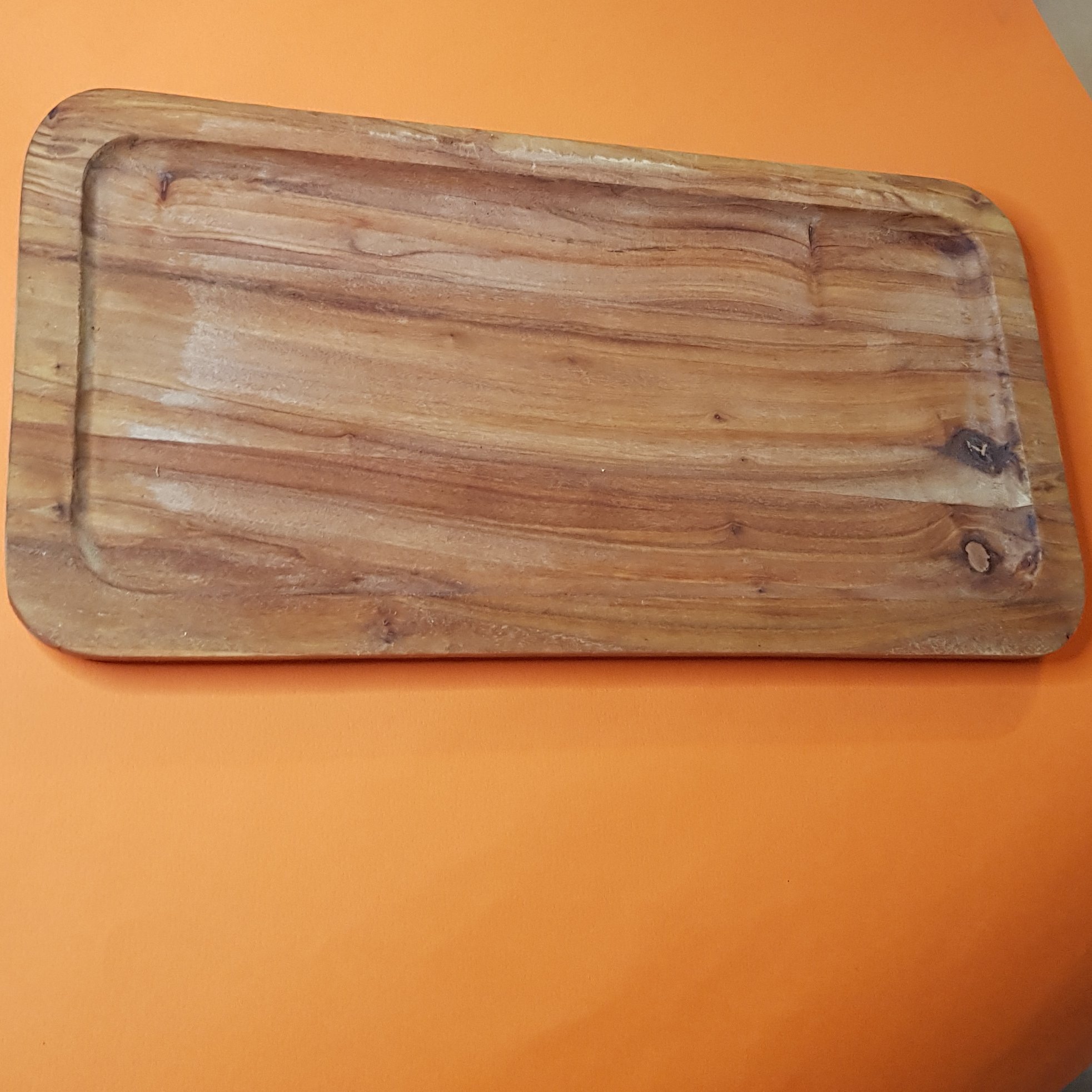 سینی چوبی سایز 30 سانتی متری سایز کوچک موجود در تصویر