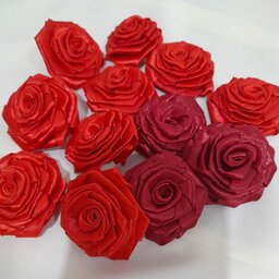 گل رز روبان دوزی به عرض 5 سانت در رنگهای مختلف به سلیقه مشتریان عزیز