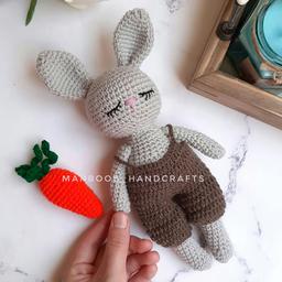 عروسک بافتنی خرگوش با هویج