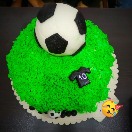 کیک تولد خانگی فوتبالی