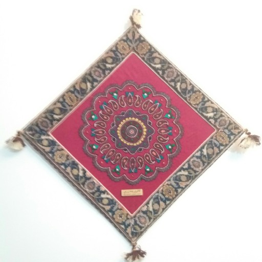 تابلو سنتی تلفیقی از فرش دست بافت و گلیم و پته