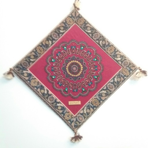 تابلو سنتی تلفیقی از فرش دست بافت و گلیم و پته