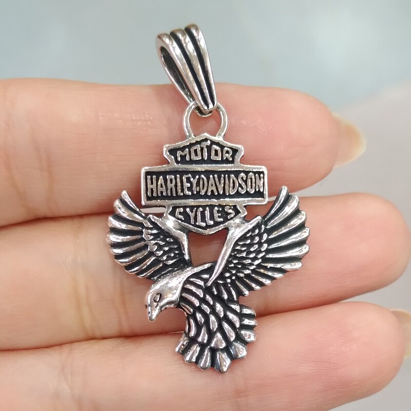 مدال نقره مردانه طرح عقاب هارالی داویدسون  کار شرکت مورات استانبول عیار 925استاندارد با آبکاری طلا سفید