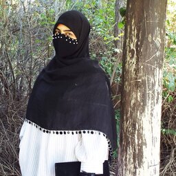 روسری مشکی مجلسی دو طرف پولک زیبا ویژه محرم کاری بسیار زیبا  از مزون حجاب تبسم همراه با هدیه