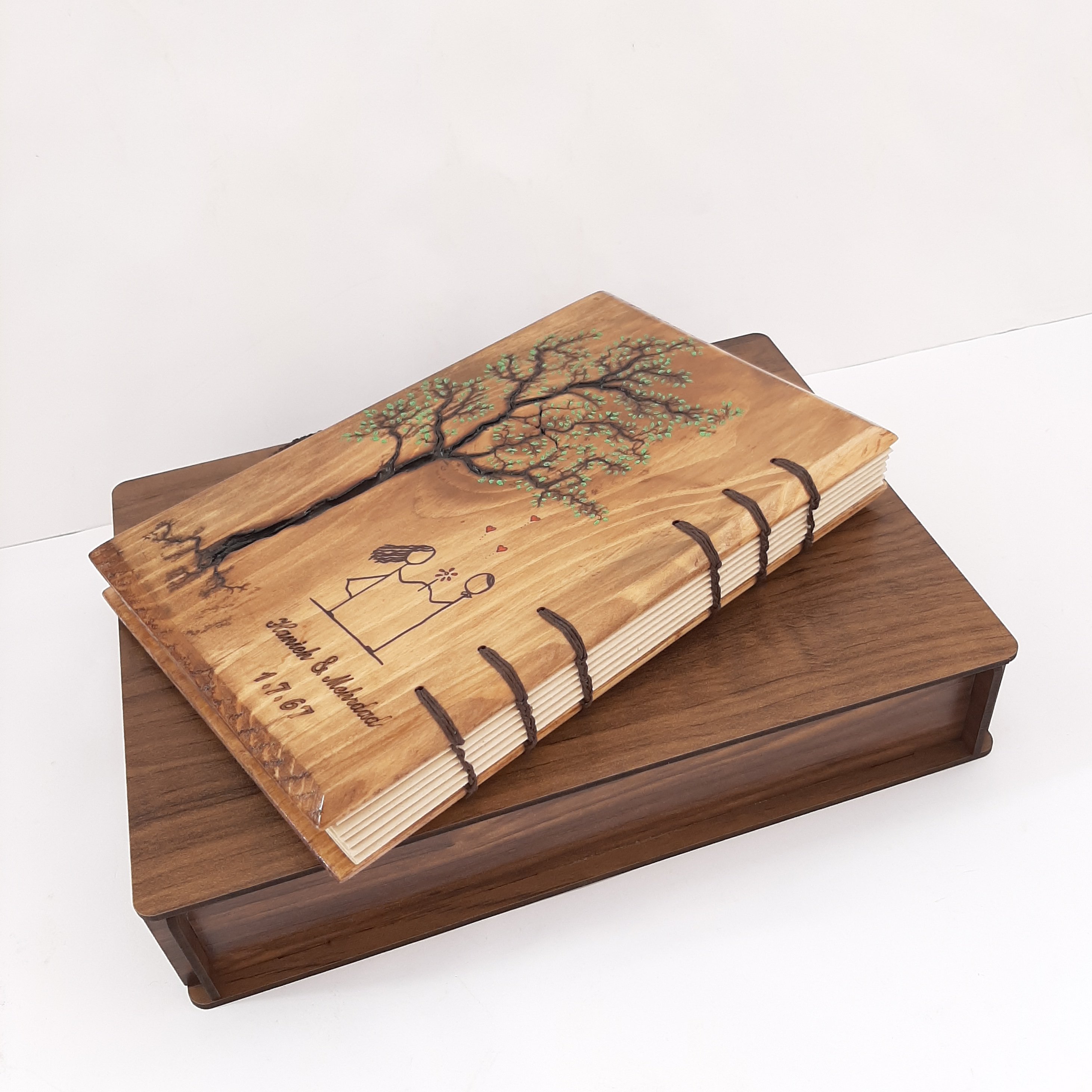 دفتر چوبی سیلقا کد 506 (100 برگ با حکاکی سفارشی اسم یا تاریخ روی جلد،همراه باجعبه )