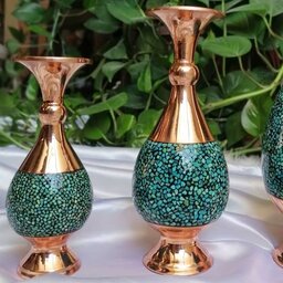 گلدون 16 سانت  مس و فیروزه  سنگ نیشابور اصل و مس ورق ضخیم  تولید اصفهان  امکان فروش عمده وجود دارد  در صورت سفارش
