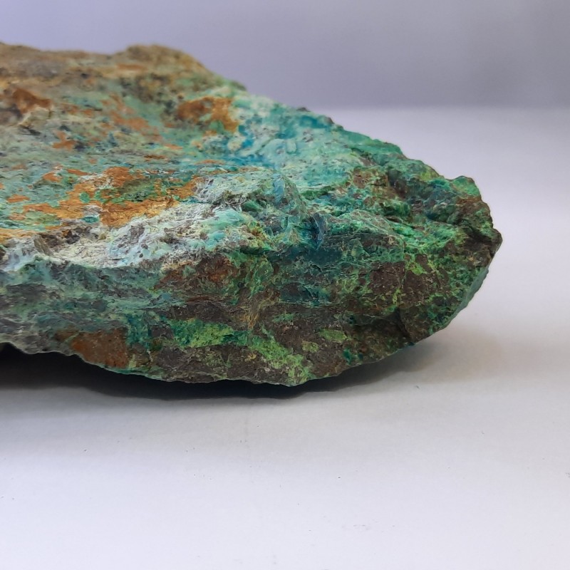 راف کلکسیونی و دکوری سنگ آزوریت، مالاکیت k171 صد در صد طبیعی و معدنی استخراج شده از معادن ایران، دارای تغییر رنگ تدریجی