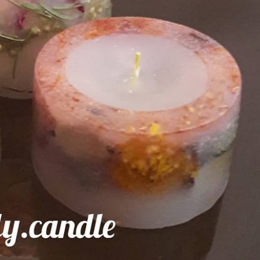 شمع مینی استوانه همراه با گل خشک