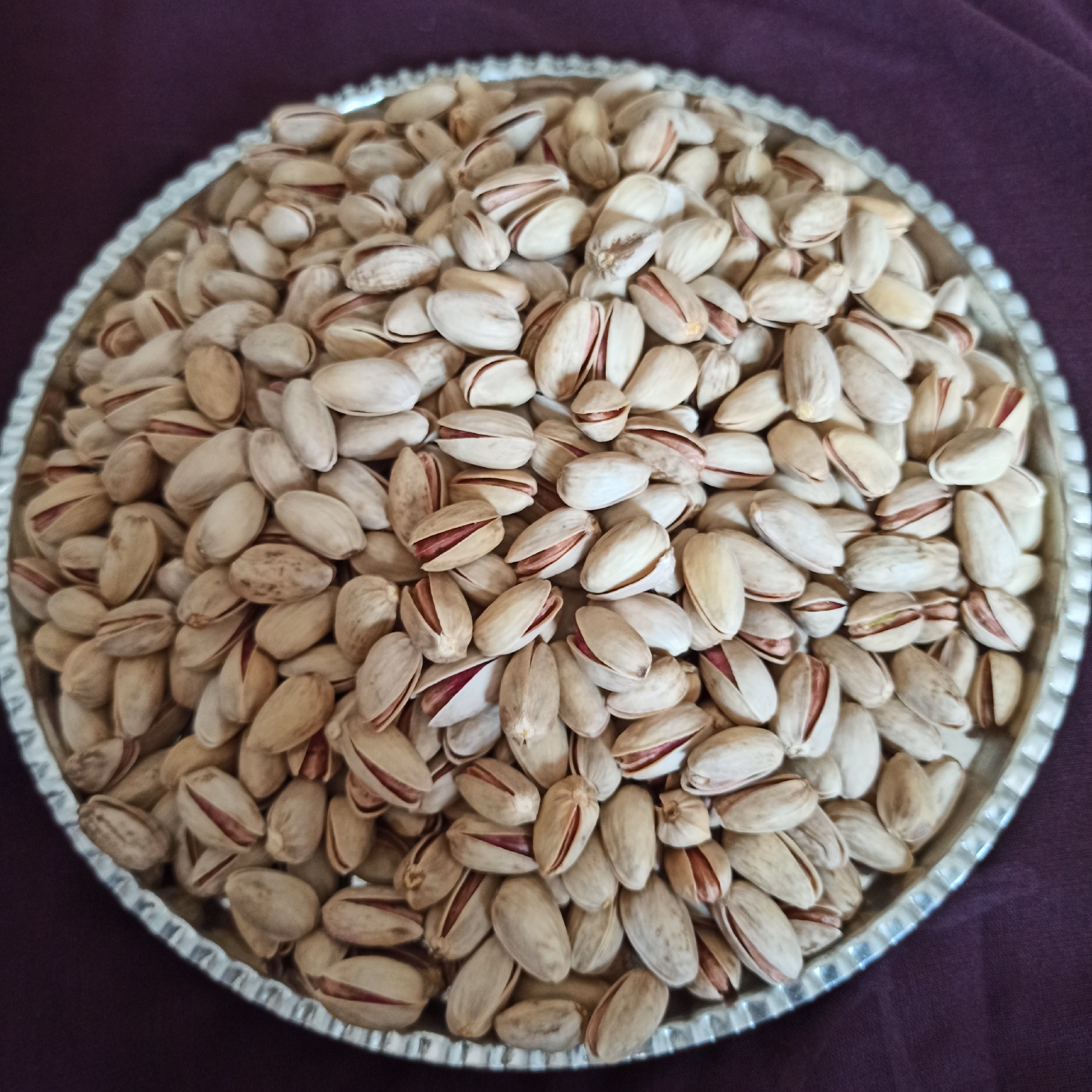 پسته اکبری خام درجه 1 ده کیلویی با ارسال رایگان